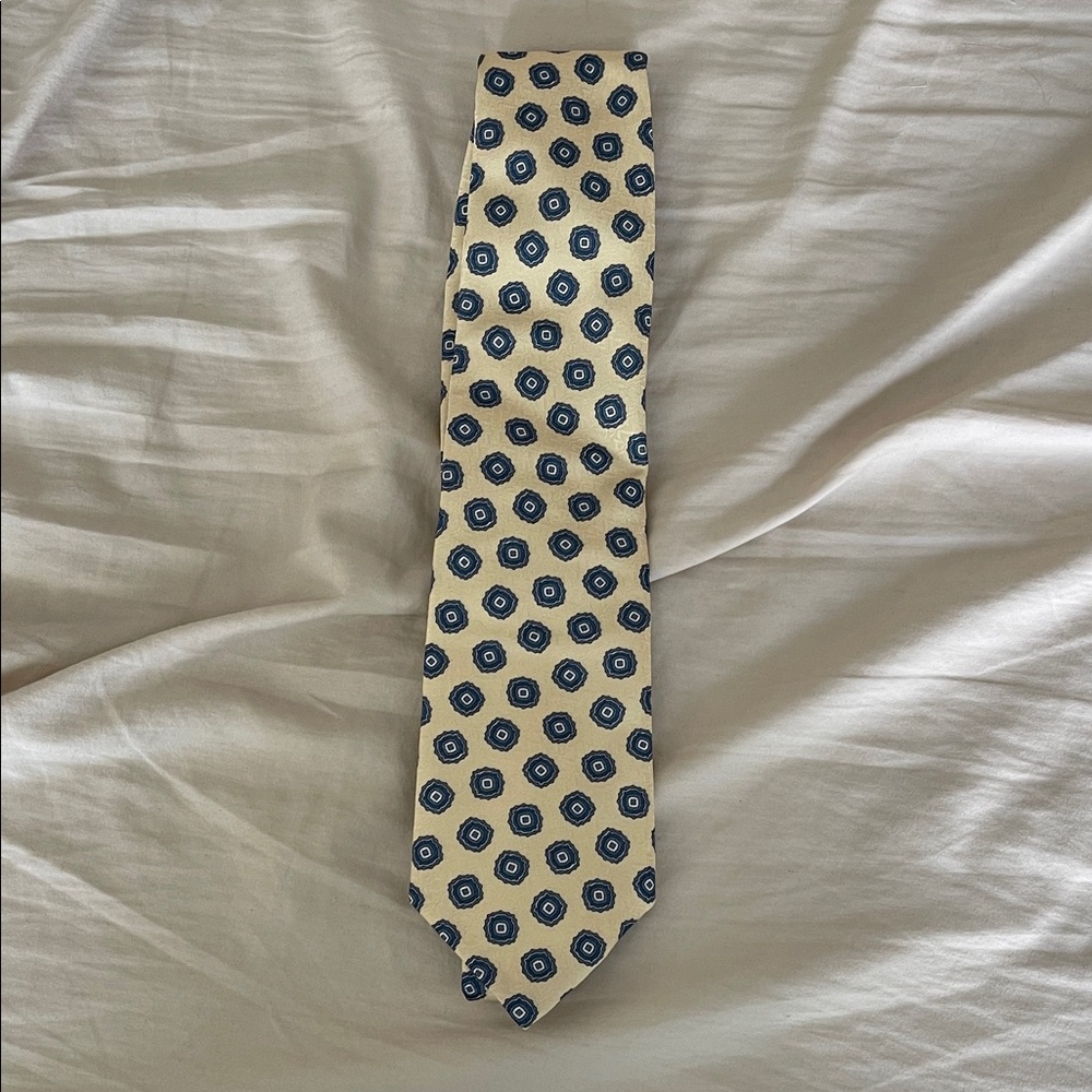 Stylish Cream and Blue Geometric Tie